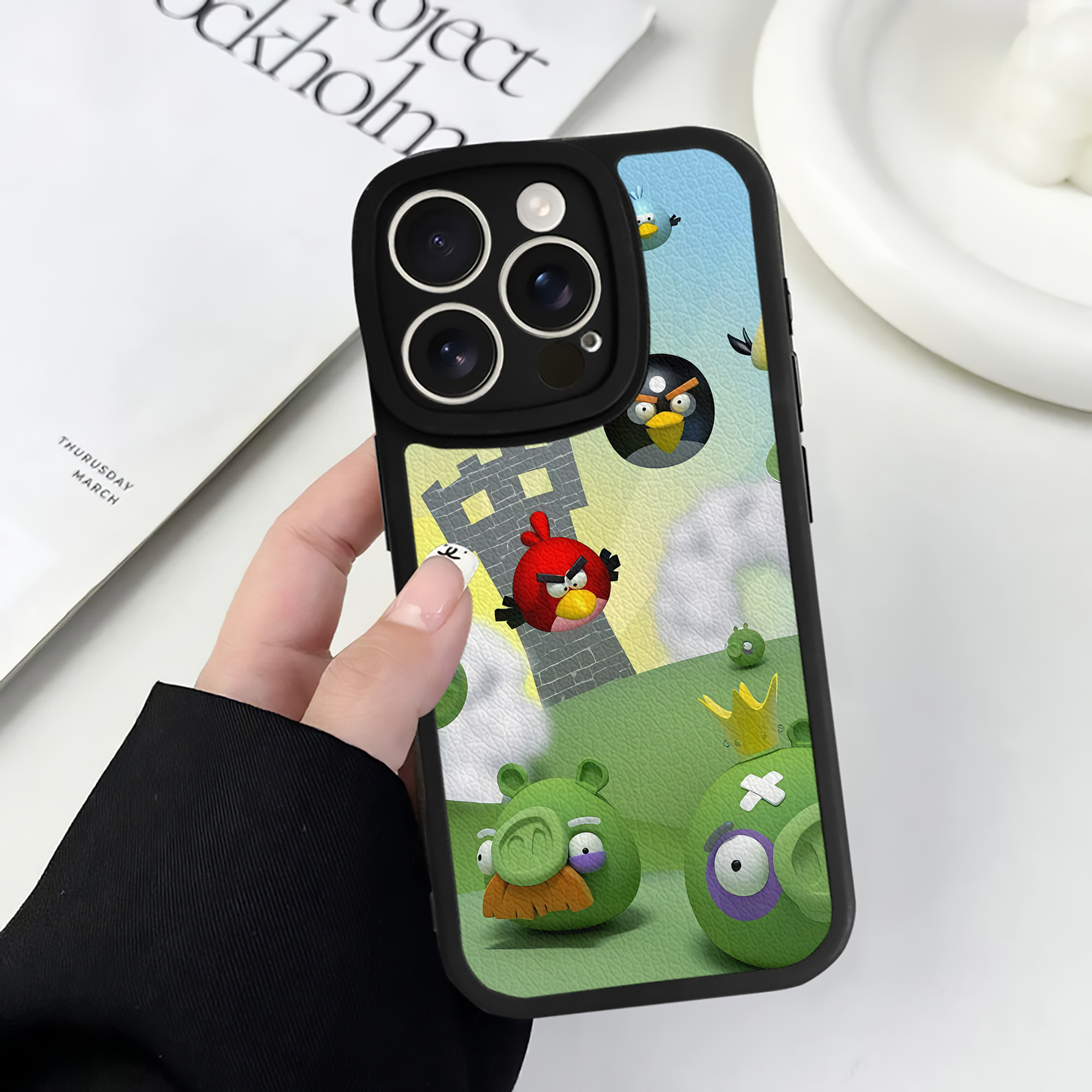 （画像用） Angry Birds アングリーバード 【iPhone 16シリーズ対応】シリコンスマホケース（レザー調） 材質：シリコン
